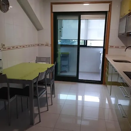 公寓 Precioso Atico Con Terraza Y Vistas Al Mar En Poio 庞特维德拉